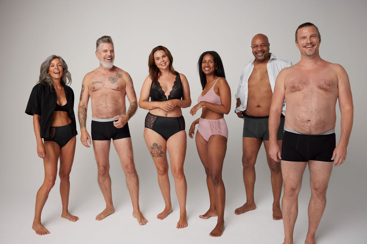 TENA schützende Unterwäsche für Frauen und Männer an verschiedenen Modellen präsentiert